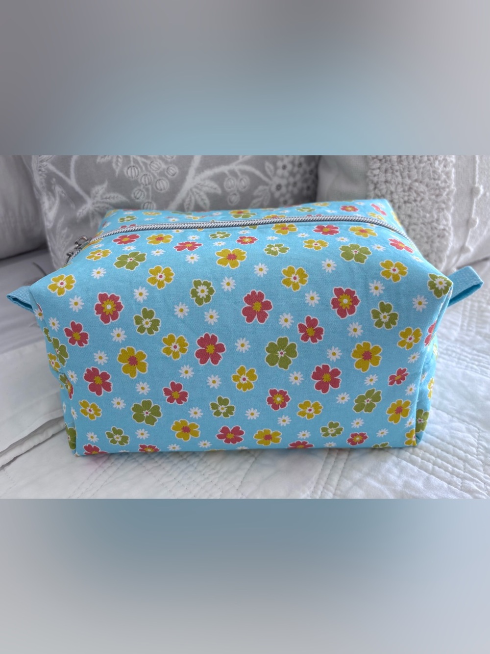 NWT  Floral Print Cosmetic bag boxy style zipper top light teal